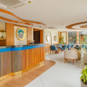 Umet Seaview Hotel With Free Airport Pick Up And Drop T&C Apply